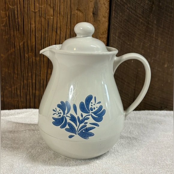 Pfaltzgraff Yorktowne Vacuum Carafe Insulated Hot Cold Beverage Server Pitcher - Picture 1 of 11